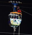 Einsatz BF Hoehenretter Koelner Seilbahn Hoehe Zoobruecke P2472